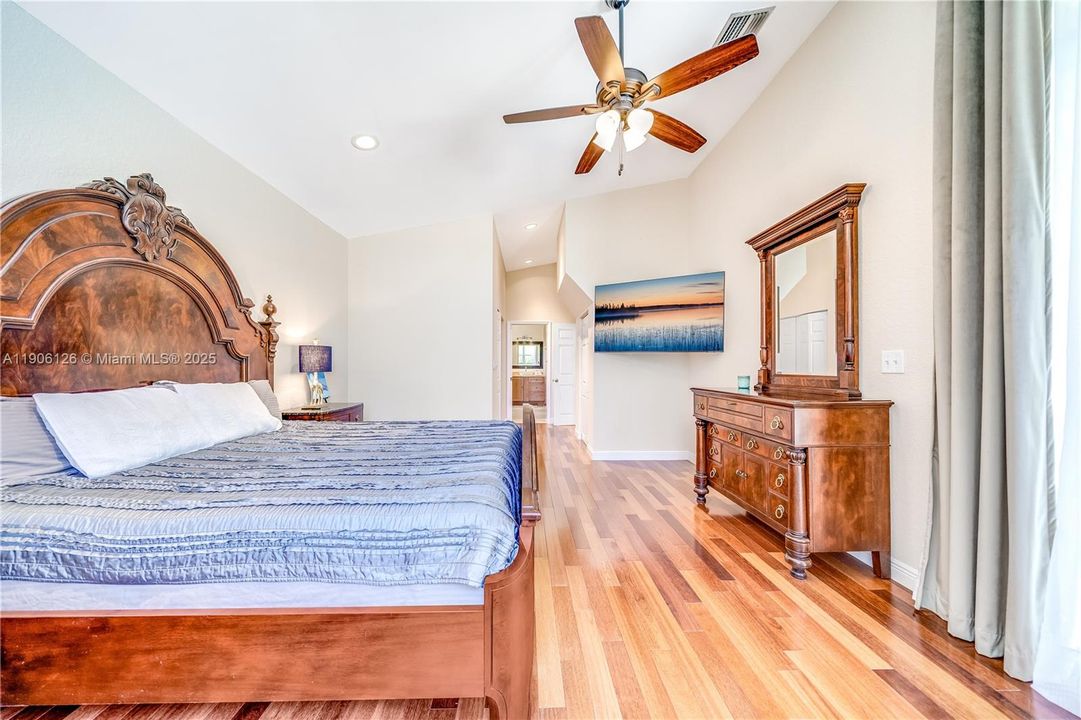 For Sale: $1,490,000 (3 beds, 2 baths, 2514 Square Feet)