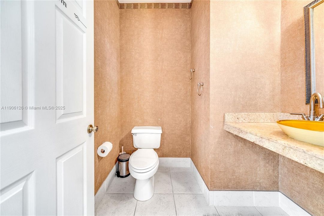 For Sale: $1,490,000 (3 beds, 2 baths, 2514 Square Feet)