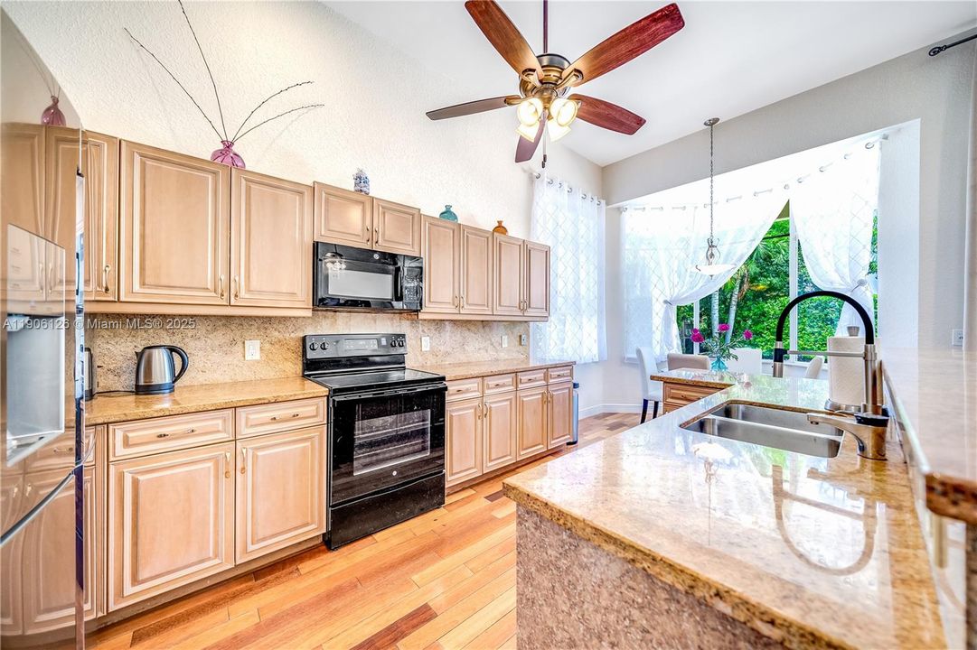 For Sale: $1,490,000 (3 beds, 2 baths, 2514 Square Feet)