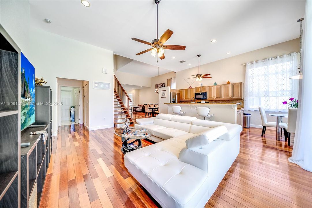 For Sale: $1,490,000 (3 beds, 2 baths, 2514 Square Feet)