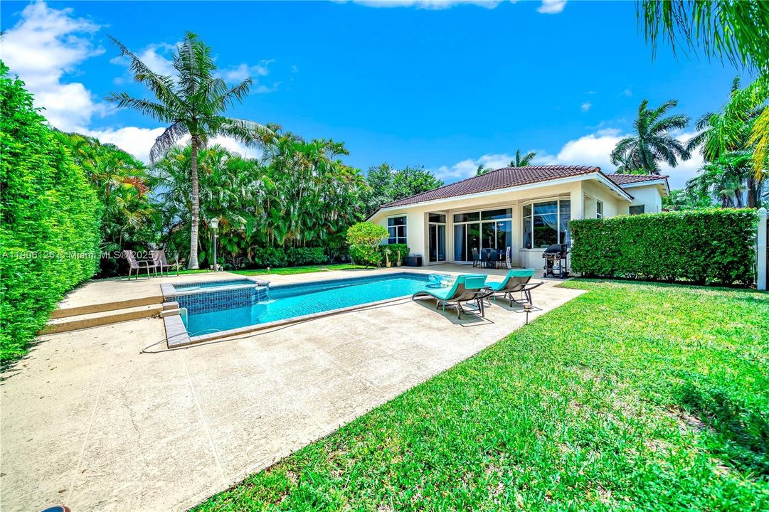 For Sale: $1,490,000 (3 beds, 2 baths, 2514 Square Feet)