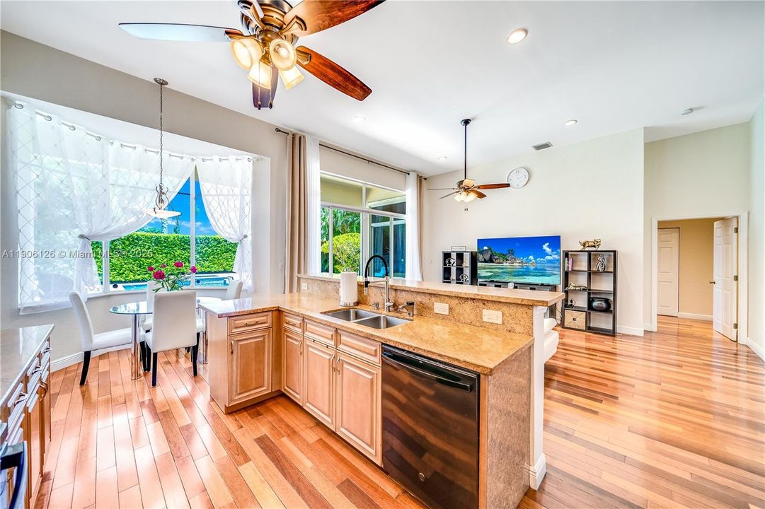 For Sale: $1,490,000 (3 beds, 2 baths, 2514 Square Feet)