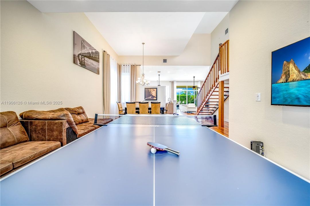 For Sale: $1,490,000 (3 beds, 2 baths, 2514 Square Feet)