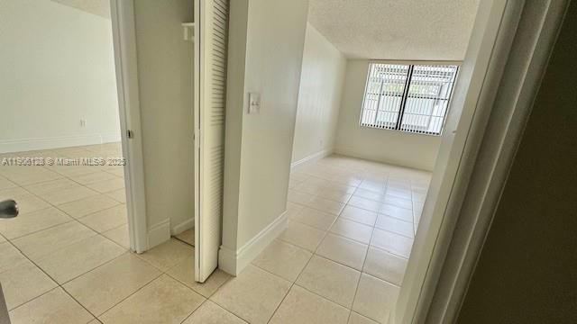 Под контрактом: $1,800 (1 спален, 1 ванн, 727 Квадратных фут)