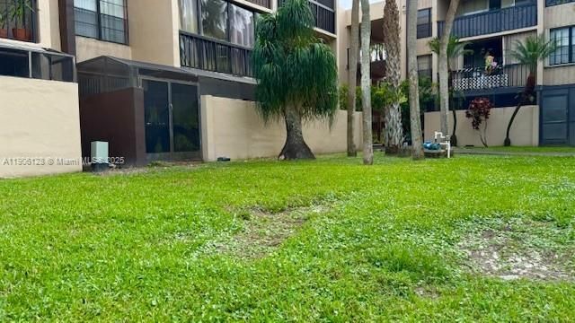 Под контрактом: $1,800 (1 спален, 1 ванн, 727 Квадратных фут)