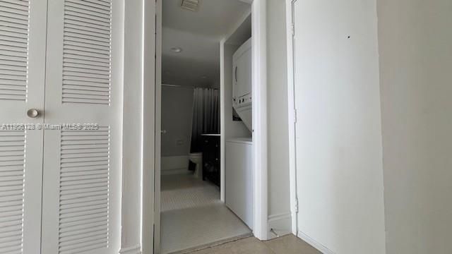 Под контрактом: $1,800 (1 спален, 1 ванн, 727 Квадратных фут)