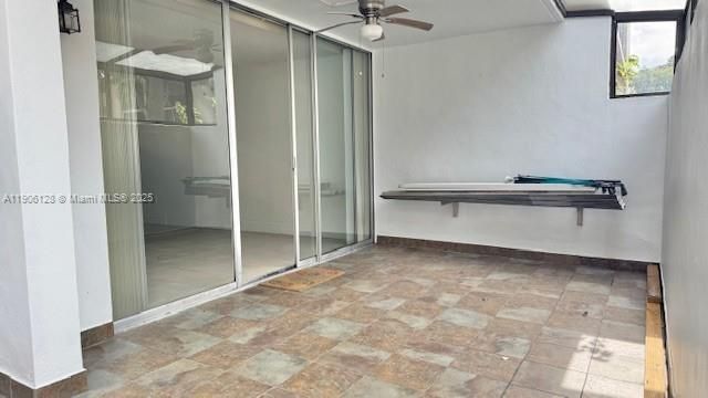 Под контрактом: $1,800 (1 спален, 1 ванн, 727 Квадратных фут)