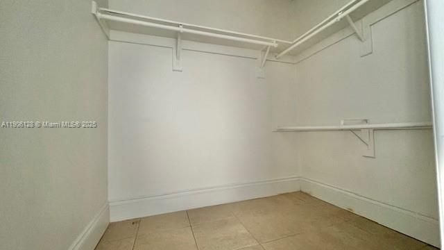 Под контрактом: $1,800 (1 спален, 1 ванн, 727 Квадратных фут)