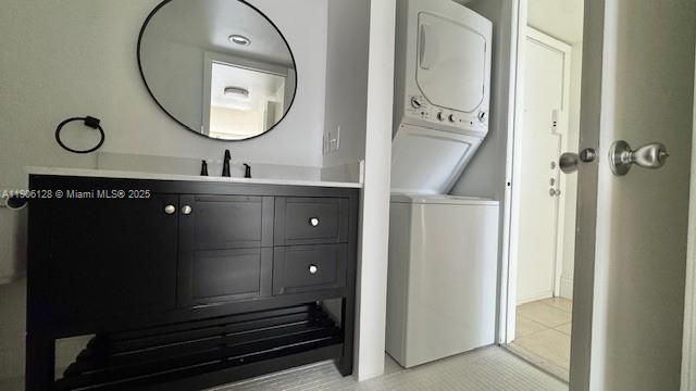 Под контрактом: $1,800 (1 спален, 1 ванн, 727 Квадратных фут)