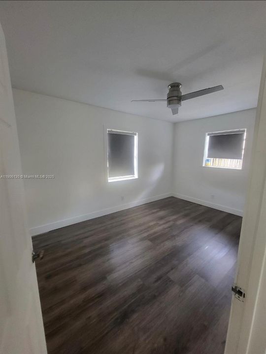 出租: $2,400 (2 贝兹, 2 浴室, 984 平方英尺)