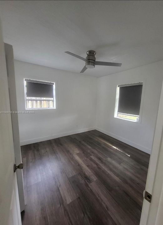 出租: $2,400 (2 贝兹, 2 浴室, 984 平方英尺)