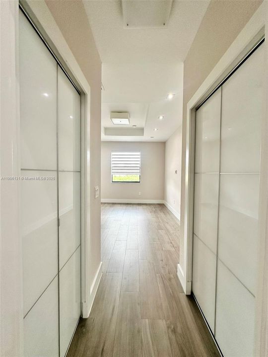 Activo con contrato: $4,570 (4 camas, 2 baños, 1850 Pies cuadrados)