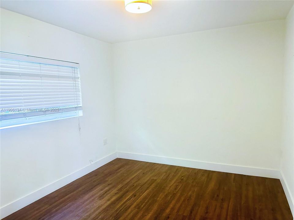 出租: $2,899 (2 贝兹, 1 浴室, 763 平方英尺)