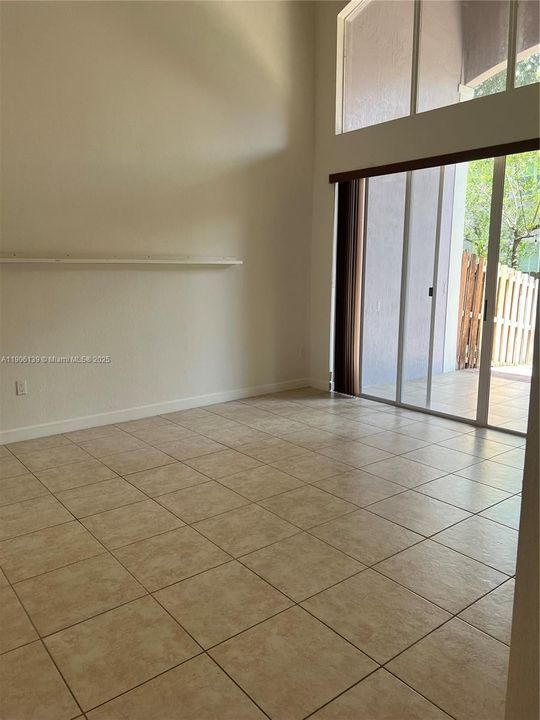 Active With Contract: $3,500 (3 beds, 2 baths, 2080 Square Feet)