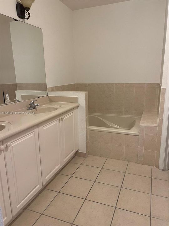 Active With Contract: $3,500 (3 beds, 2 baths, 2080 Square Feet)