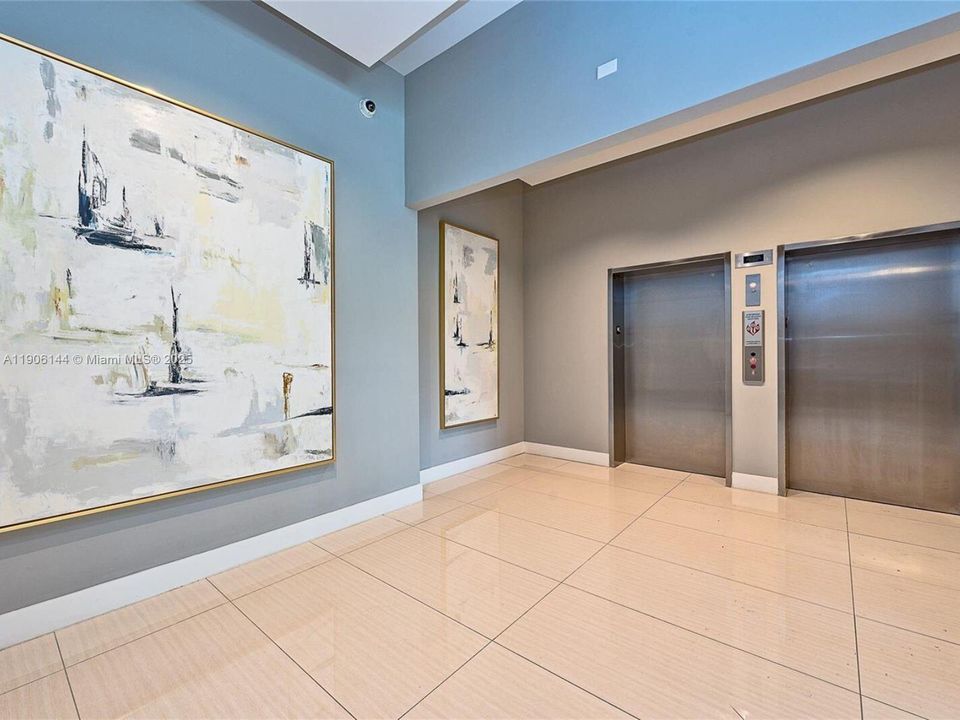 最近租的: $3,200 (2 贝兹, 2 浴室, 815 平方英尺)