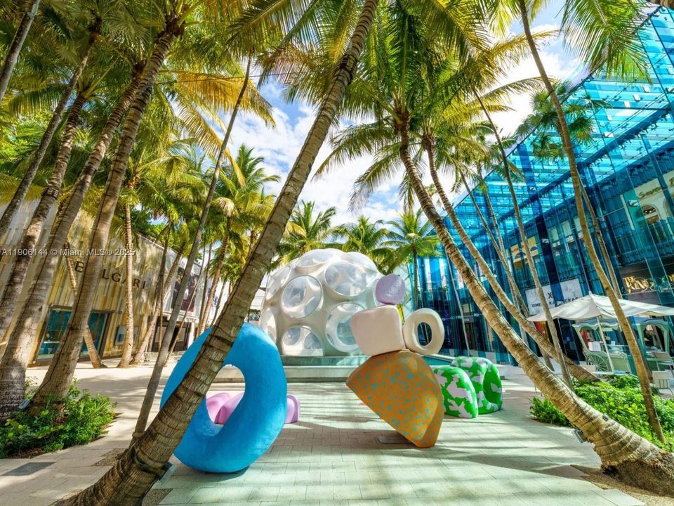 最近租的: $3,200 (2 贝兹, 2 浴室, 815 平方英尺)