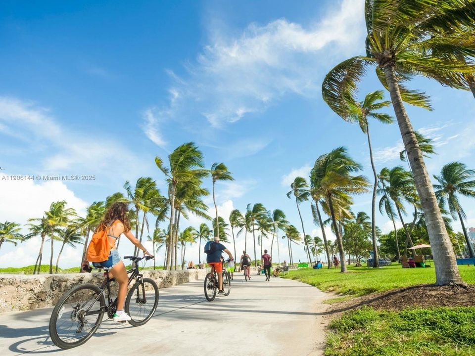 最近租的: $3,200 (2 贝兹, 2 浴室, 815 平方英尺)