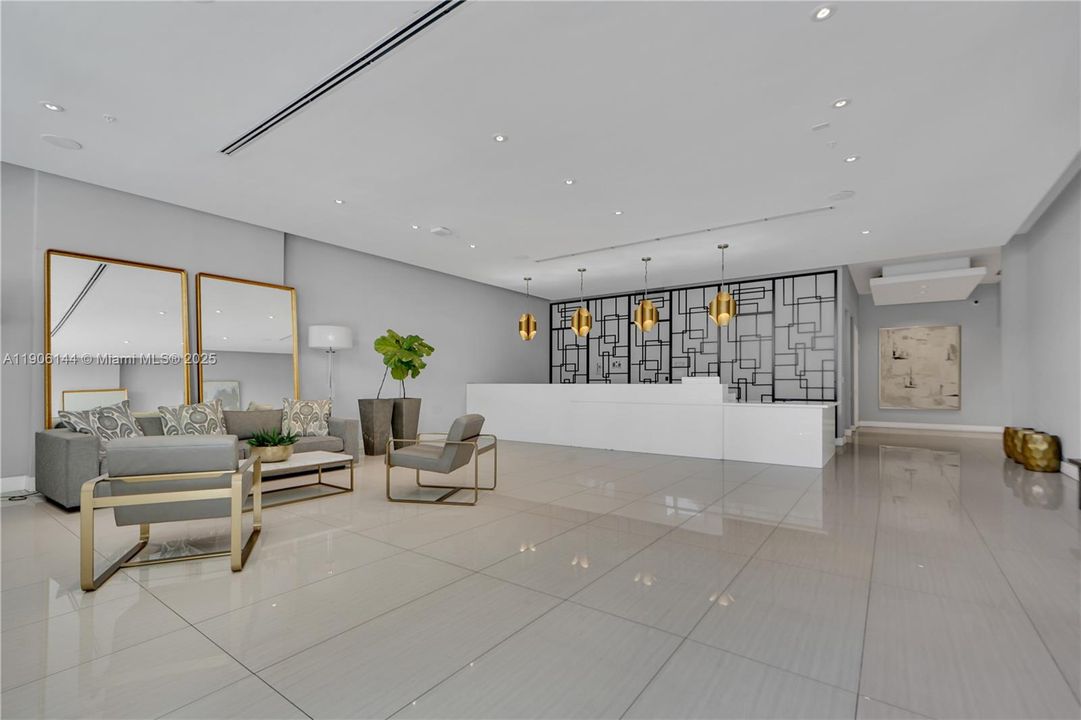 最近租的: $3,200 (2 贝兹, 2 浴室, 815 平方英尺)