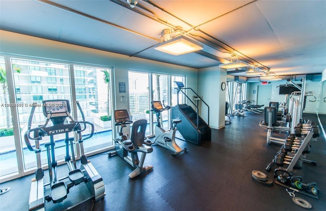 待售: $720,000 (2 贝兹, 2 浴室, 1148 平方英尺)