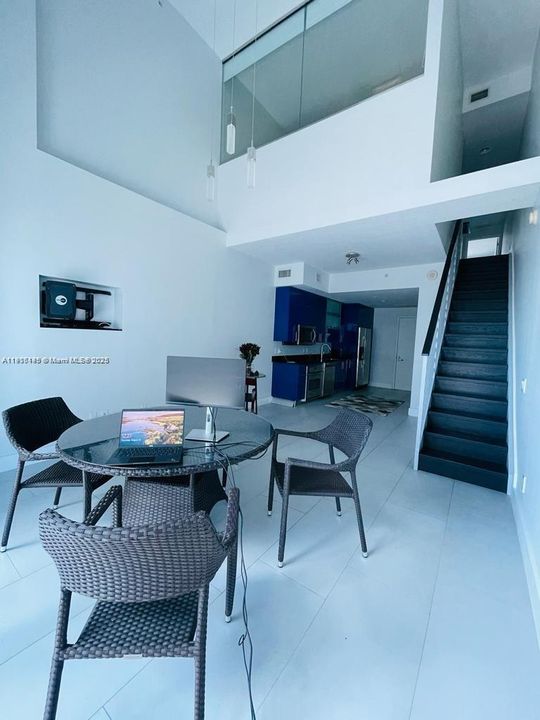 待售: $720,000 (2 贝兹, 2 浴室, 1148 平方英尺)