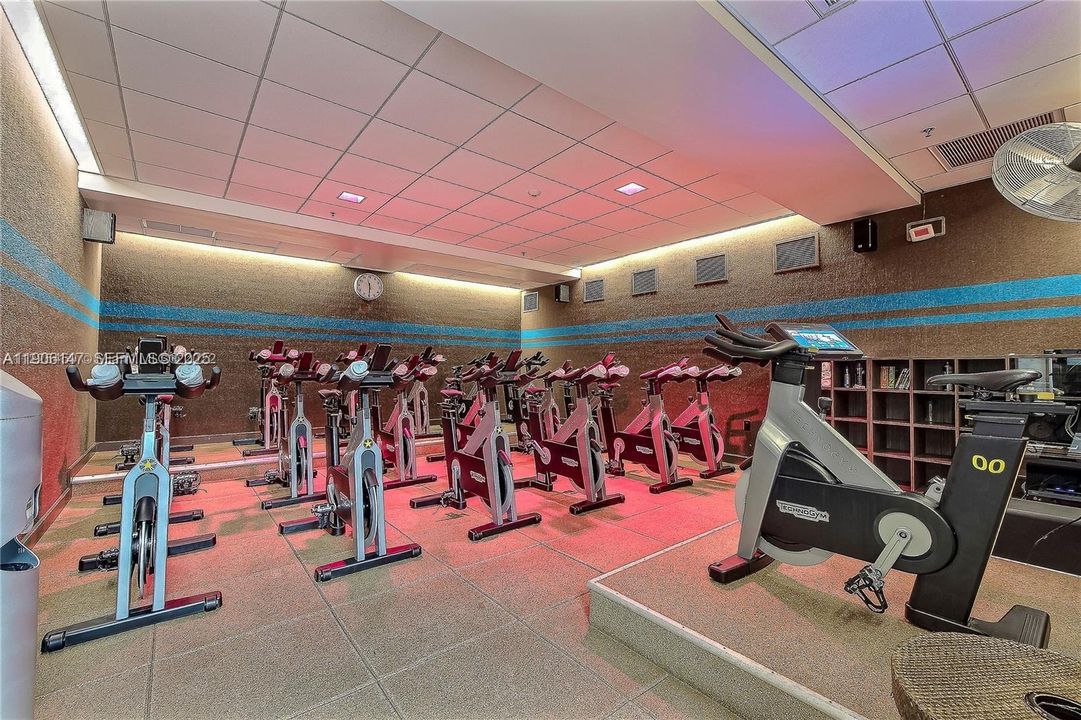 待售: $845,900 (2 贝兹, 2 浴室, 1510 平方英尺)