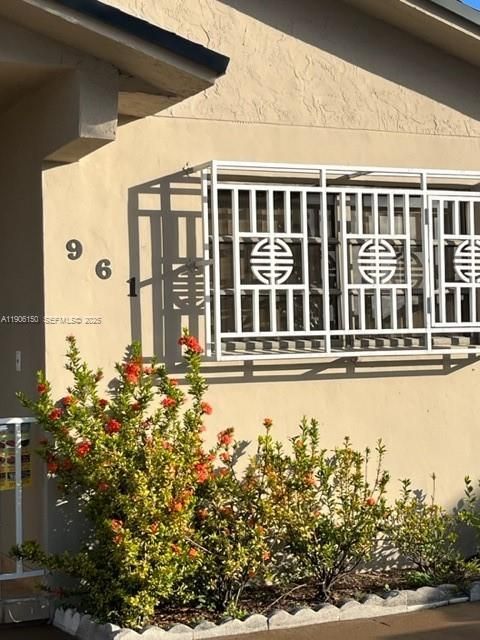 Activo con contrato: $3,000 (3 camas, 2 baños, 1298 Pies cuadrados)