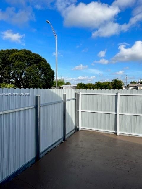 Activo con contrato: $3,000 (3 camas, 2 baños, 1298 Pies cuadrados)