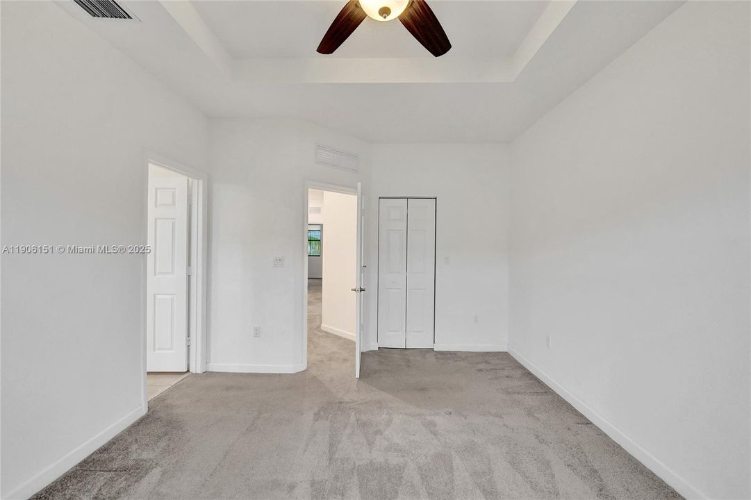 合同活跃: $525,000 (3 贝兹, 2 浴室, 1696 平方英尺)