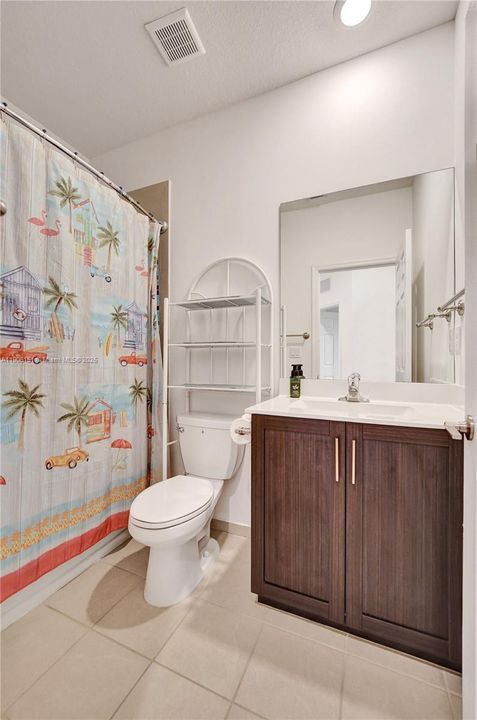 合同活跃: $525,000 (3 贝兹, 2 浴室, 1696 平方英尺)