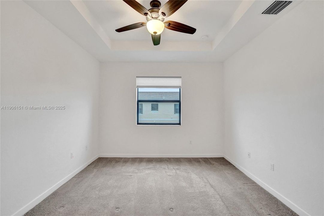 合同活跃: $525,000 (3 贝兹, 2 浴室, 1696 平方英尺)