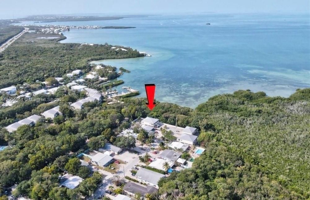 For Rent: $2,800 (2 beds, 1 baths, 891 Square Feet)