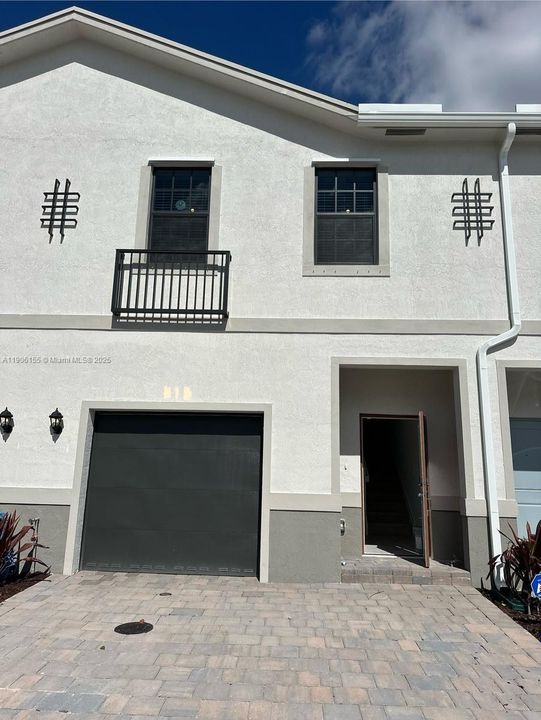 出租: $2,600 (3 贝兹, 2 浴室, 0 平方英尺)