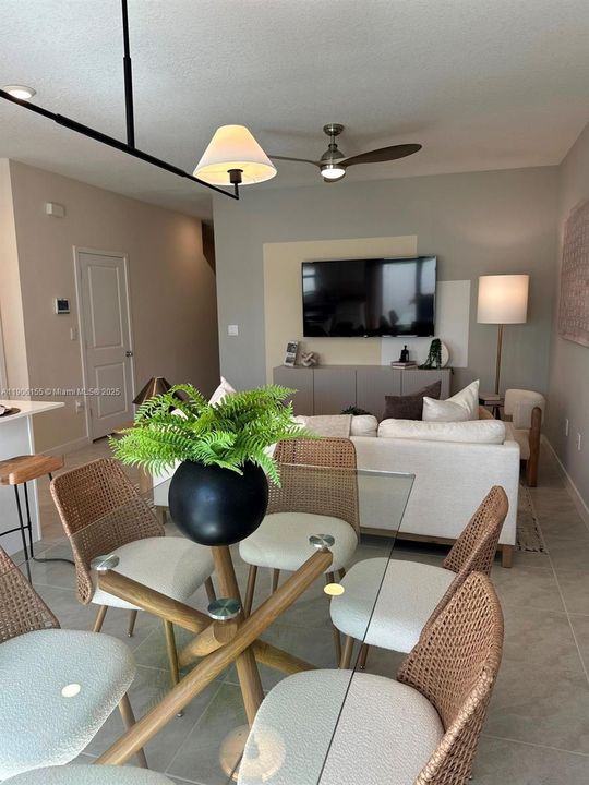 出租: $2,600 (3 贝兹, 2 浴室, 0 平方英尺)