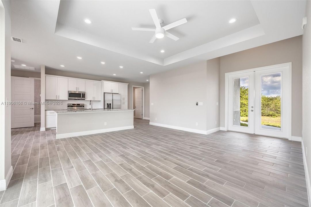 最近售出: $333,000 (4 贝兹, 2 浴室, 1662 平方英尺)