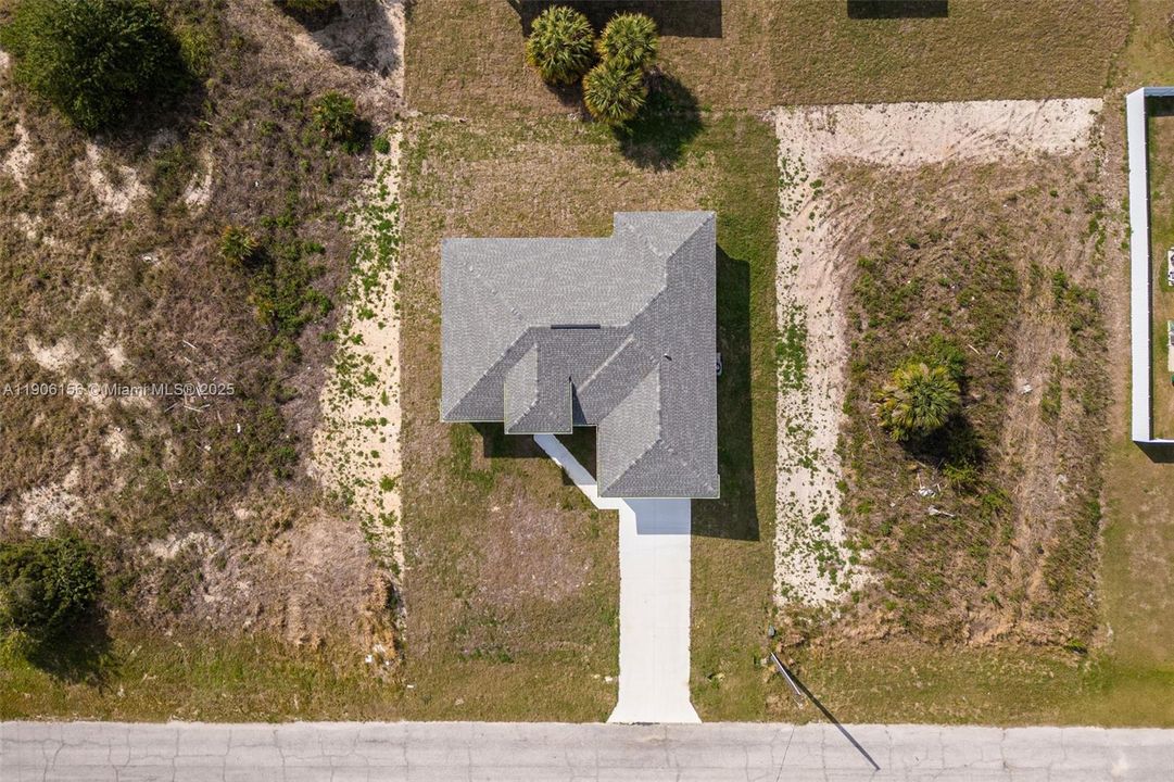 最近售出: $333,000 (4 贝兹, 2 浴室, 1662 平方英尺)