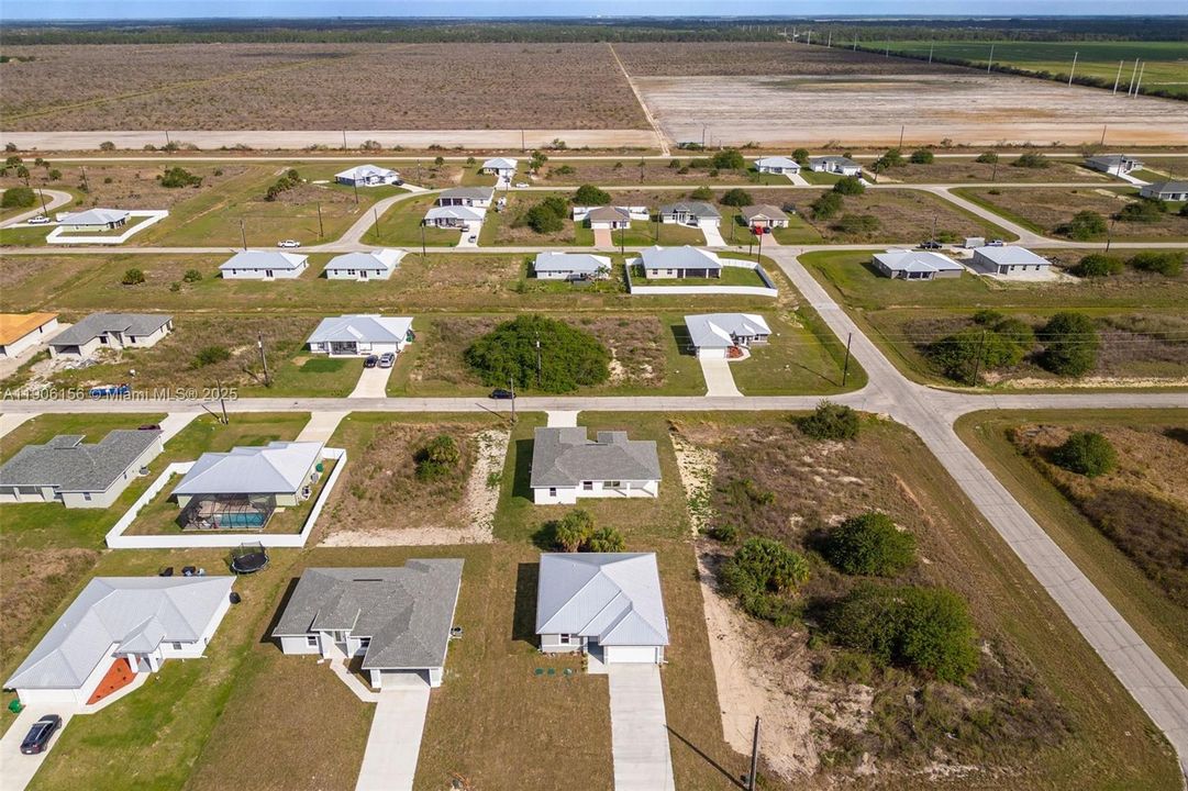 最近售出: $333,000 (4 贝兹, 2 浴室, 1662 平方英尺)