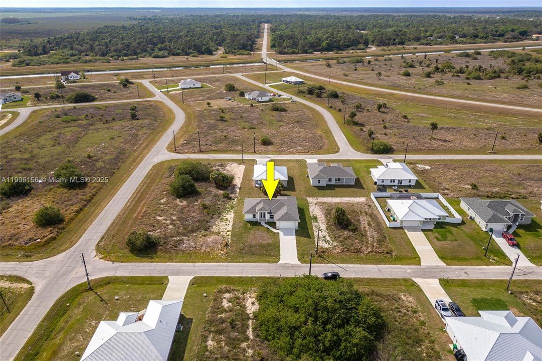 最近售出: $333,000 (4 贝兹, 2 浴室, 1662 平方英尺)