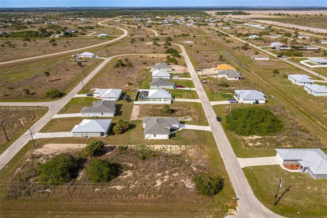 最近售出: $333,000 (4 贝兹, 2 浴室, 1662 平方英尺)