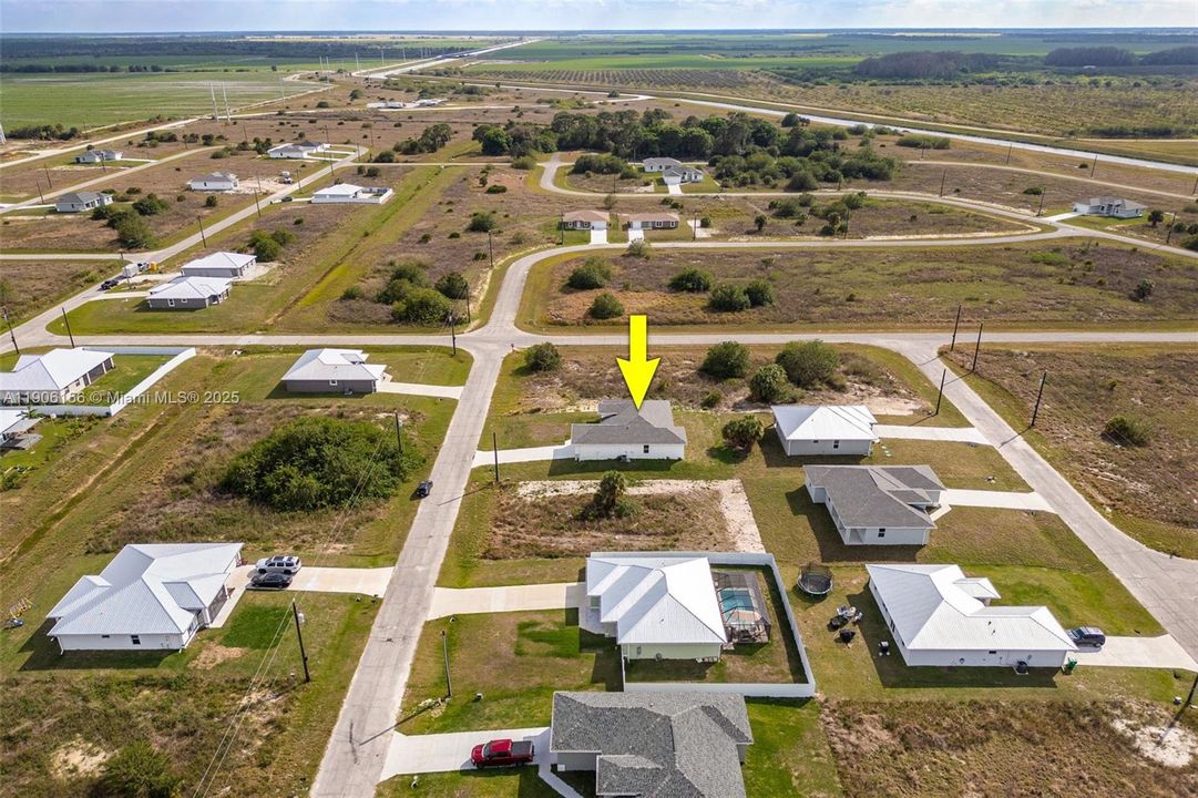 最近售出: $333,000 (4 贝兹, 2 浴室, 1662 平方英尺)