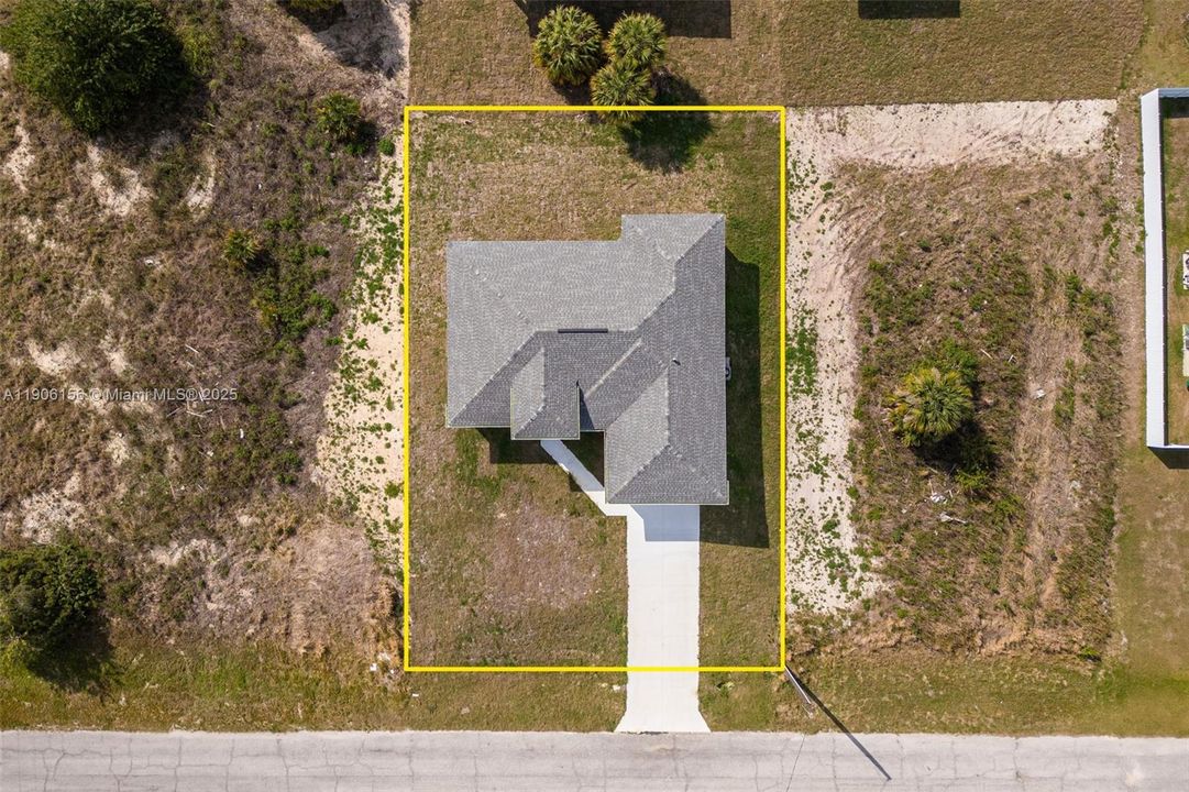 最近售出: $333,000 (4 贝兹, 2 浴室, 1662 平方英尺)