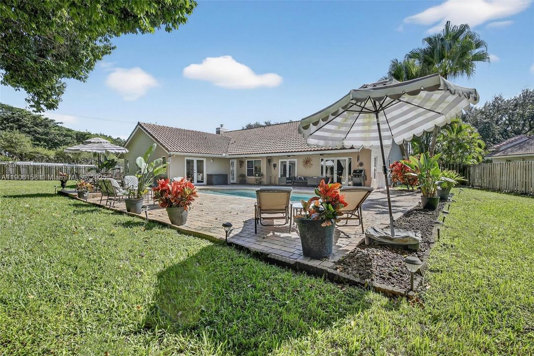 Active With Contract: $850,000 (4 beds, 2 baths, 2779 Square Feet)