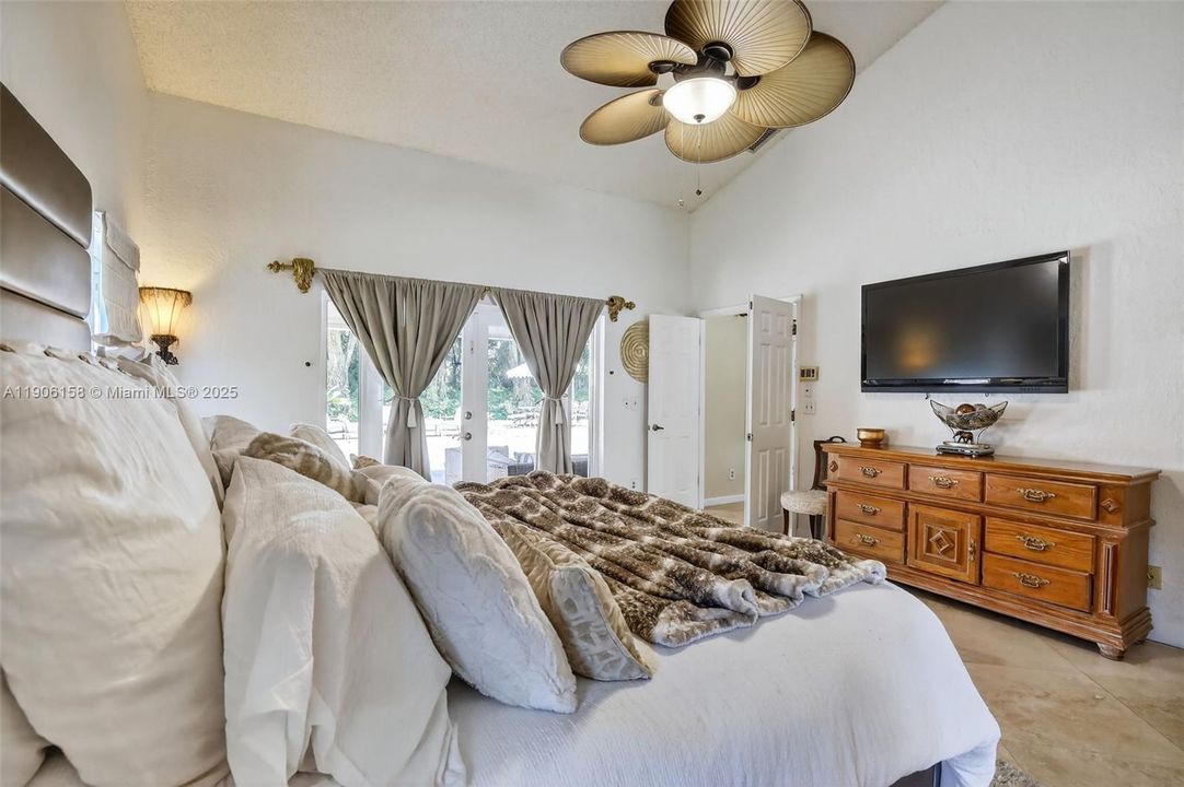 Active With Contract: $850,000 (4 beds, 2 baths, 2779 Square Feet)