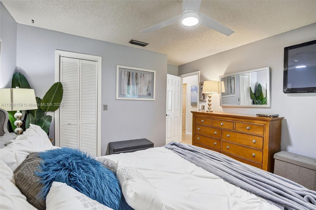 Active With Contract: $850,000 (4 beds, 2 baths, 2779 Square Feet)