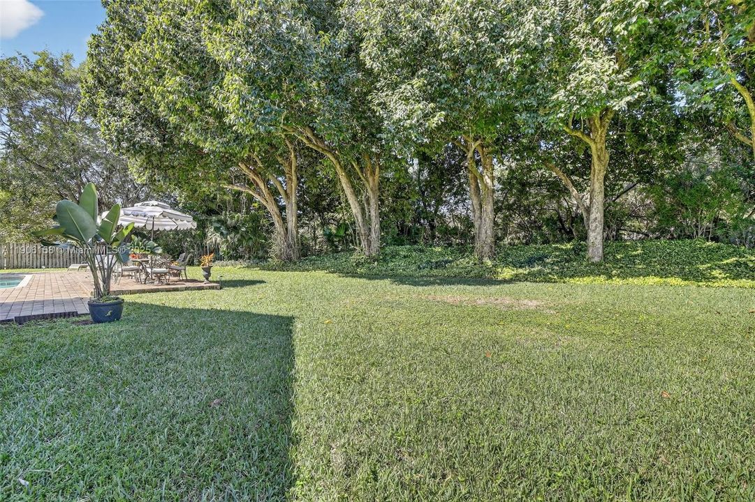 Active With Contract: $850,000 (4 beds, 2 baths, 2779 Square Feet)