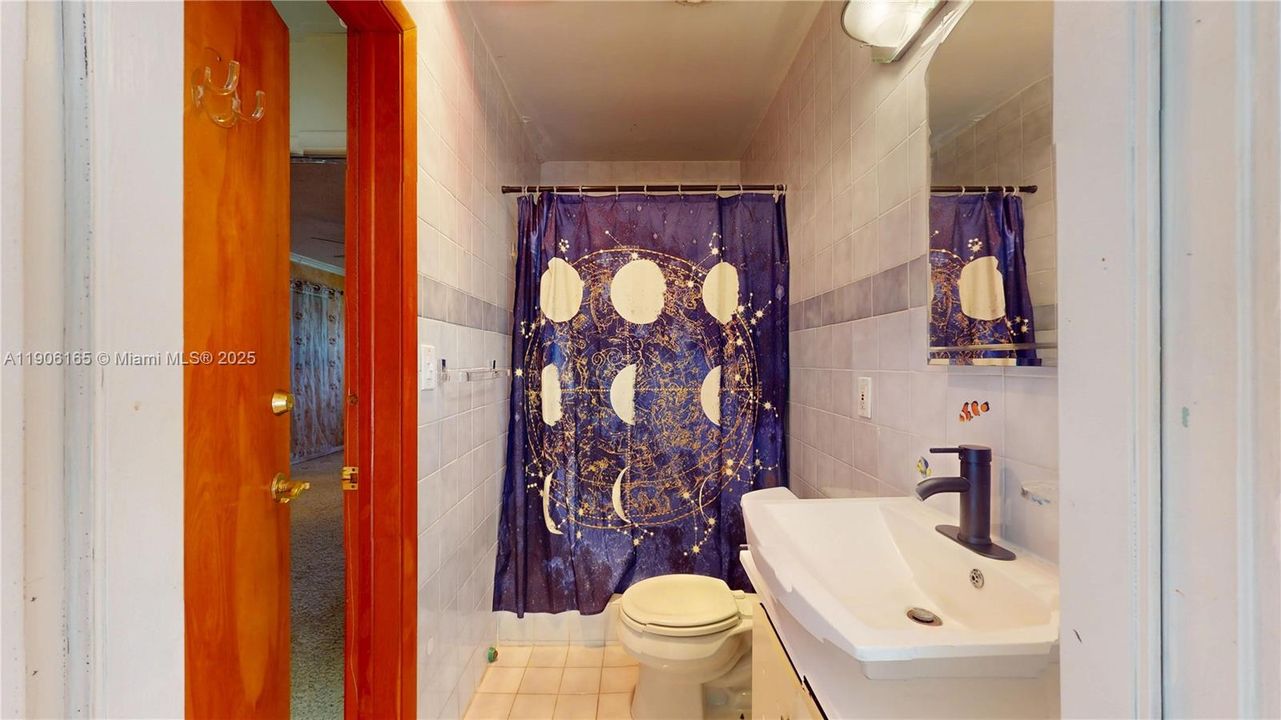 待售: $800,000 (4 贝兹, 3 浴室, 2061 平方英尺)