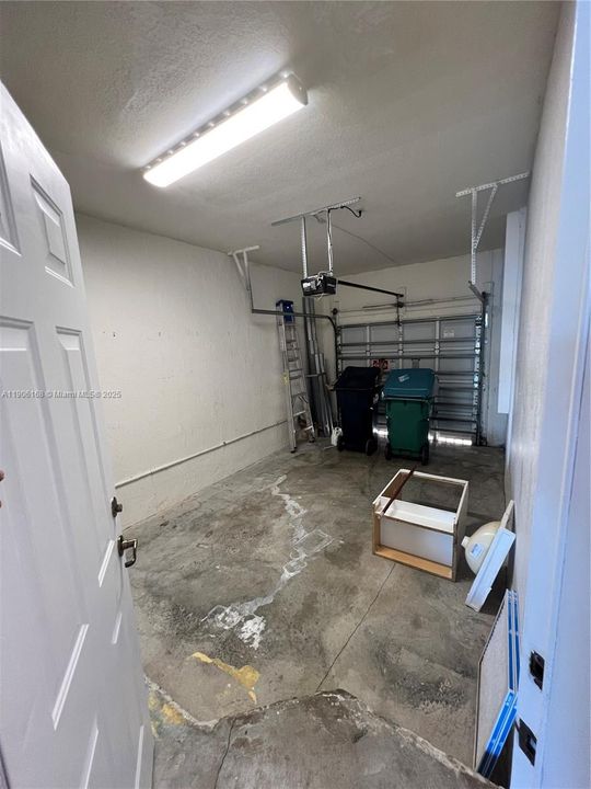 Active With Contract: $3,650 (4 beds, 2 baths, 1894 Square Feet)