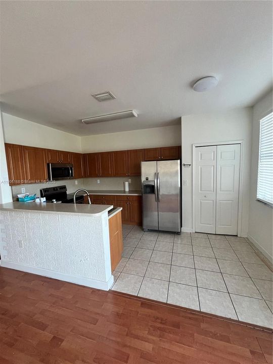 Active With Contract: $3,650 (4 beds, 2 baths, 1894 Square Feet)