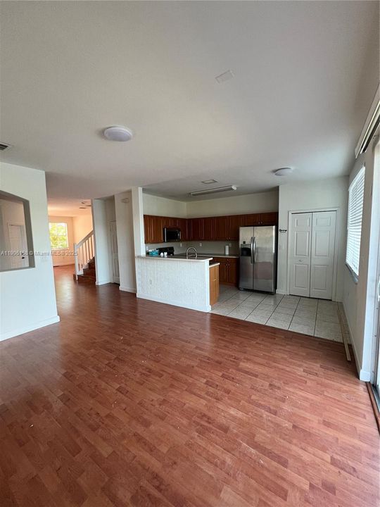 Active With Contract: $3,650 (4 beds, 2 baths, 1894 Square Feet)