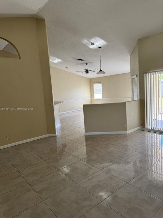 For Rent: $2,650 (4 beds, 2 baths, 2183 Square Feet)